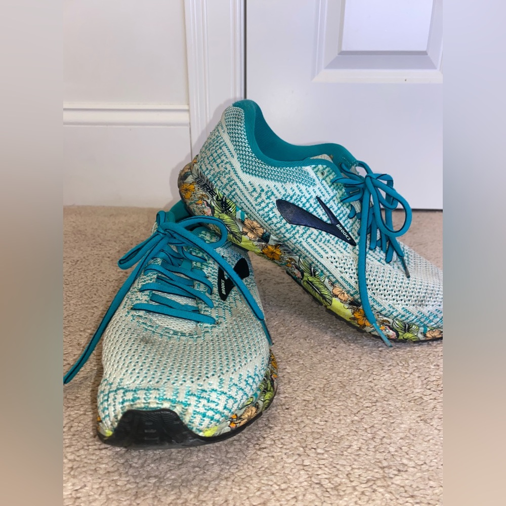 Brooks Running Sneakers